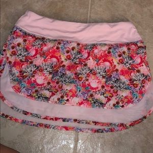 LULULEMON hotty hot pink floral skort